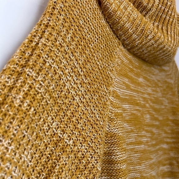 It’s Our Time Knit Oversized Turtleneck Sweater- Yellow/White Size L - Picture 3 of 6
